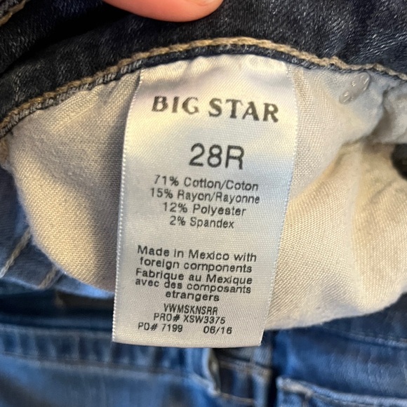 Big Star Women's Dark Blue Skinny Jeans with Embroidered Back Pocket- size 28 - Picture 3 of 13